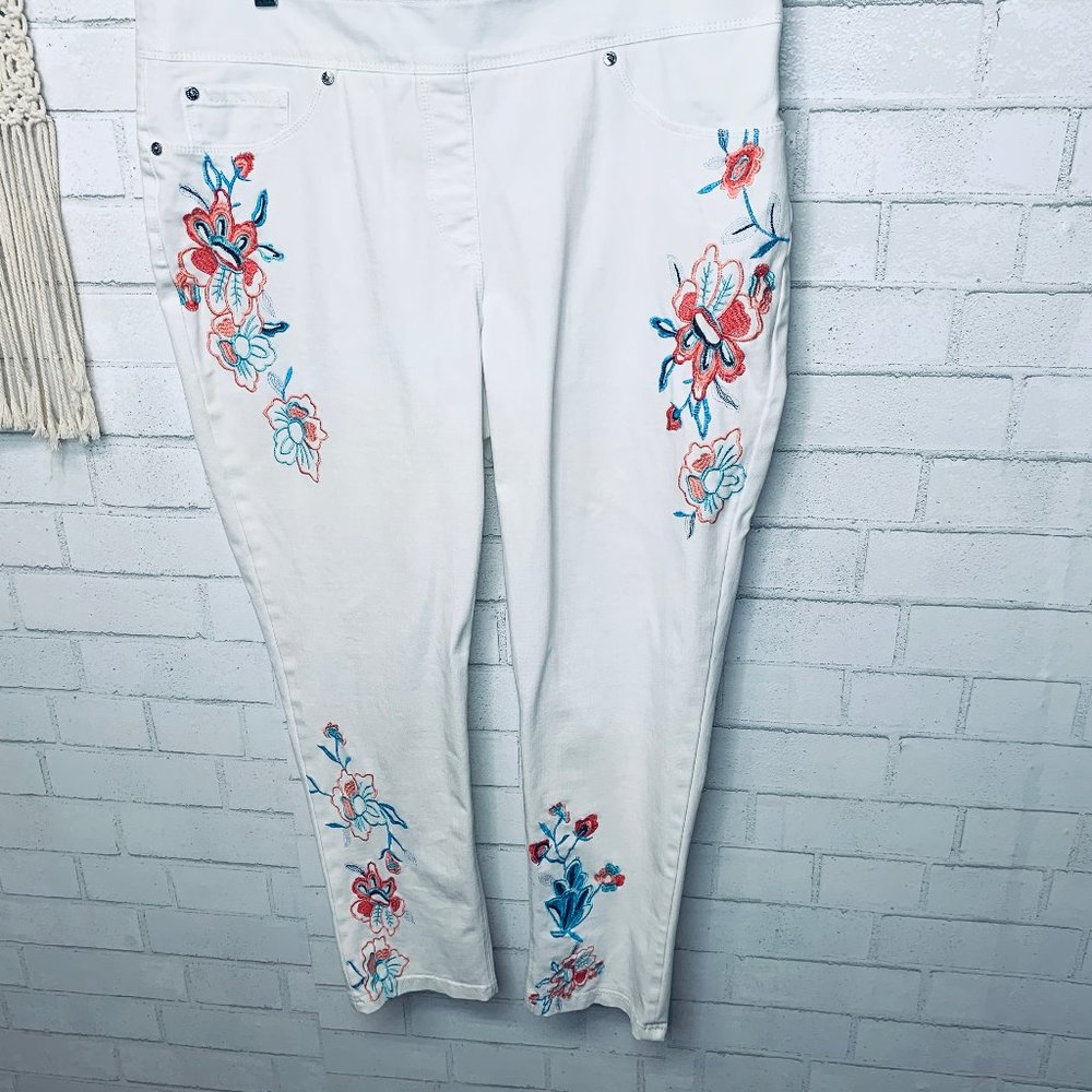 Nygard luxe denim white embroidered jegging XL